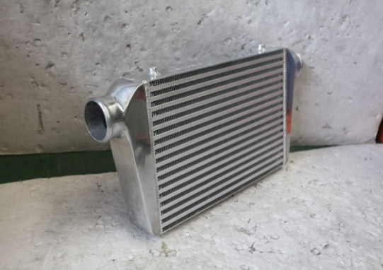 Conas a oibríonn an intercooler?